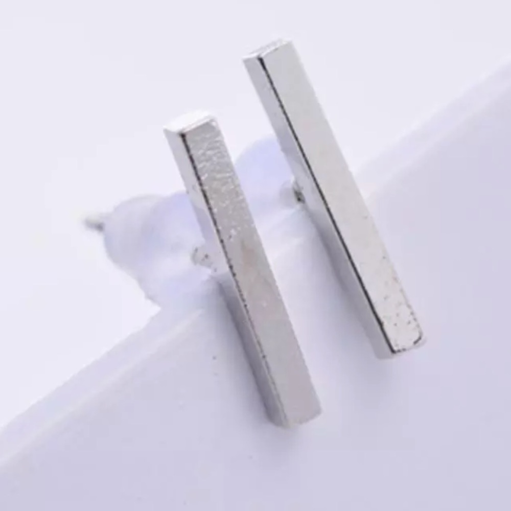 Silver Mini Bar earring